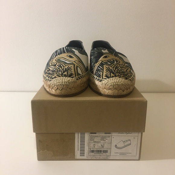 Burberry Floral Hodgeson Flo Flat Espadrilles - Picture 5 of 11